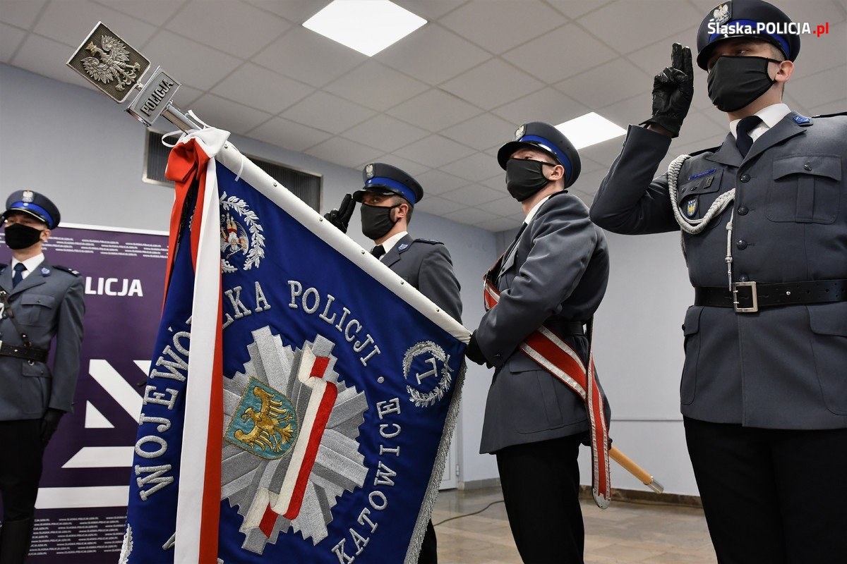 Ślubowanie mundurowych w siedzibie śląskiej policji