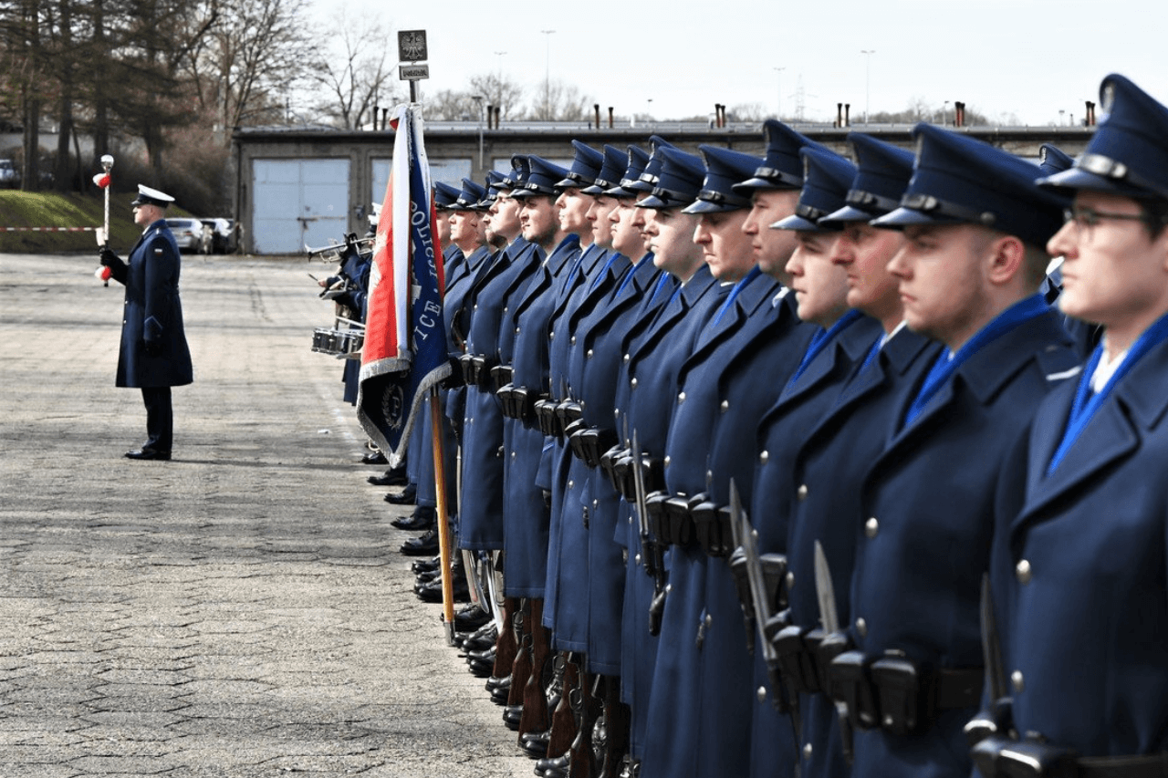 Ślubowanie nowych policjantów w Katowicach