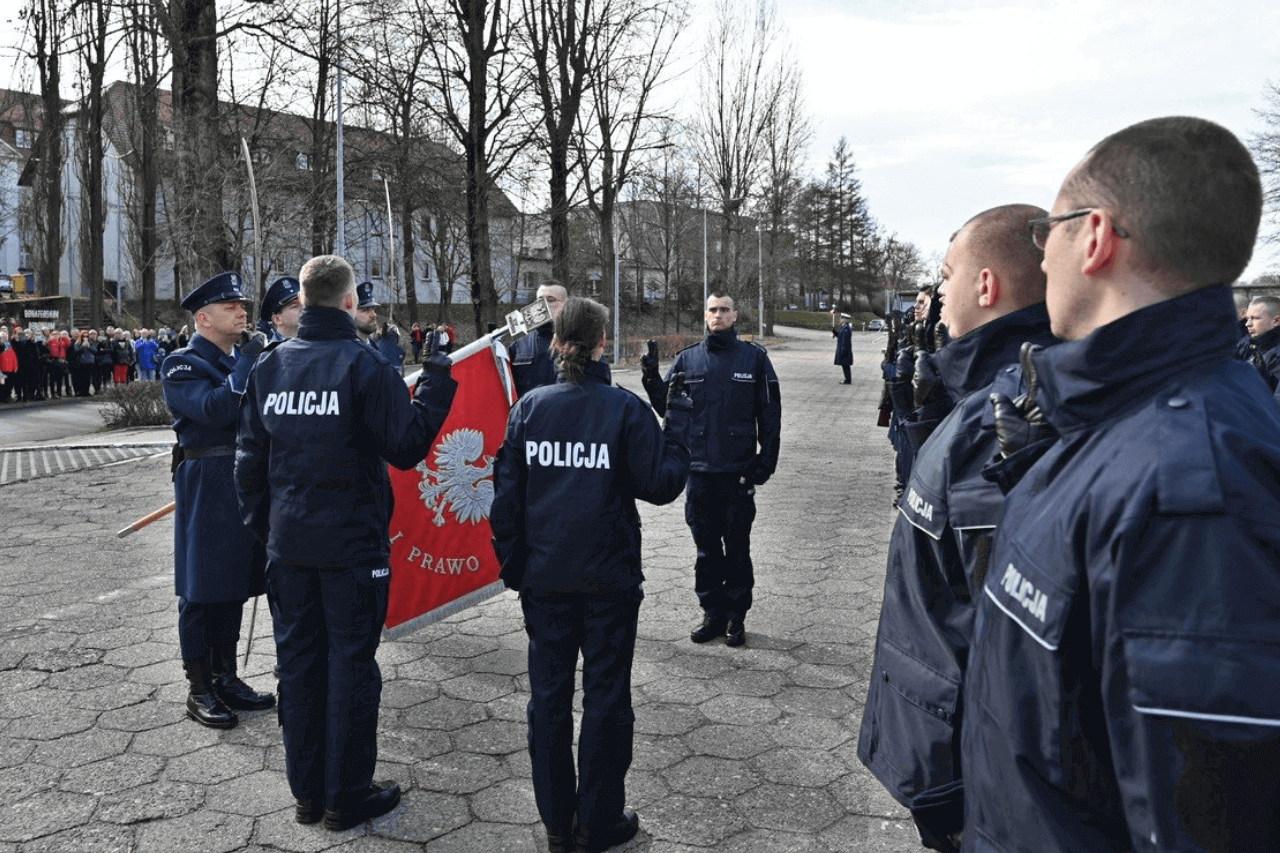 Ślubowanie nowych policjantów w Katowicach