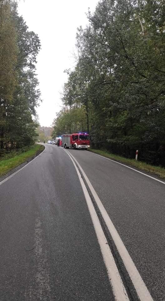 Rowerzysta potrącony przez ciężarówkę na ul. Beskidzkiej