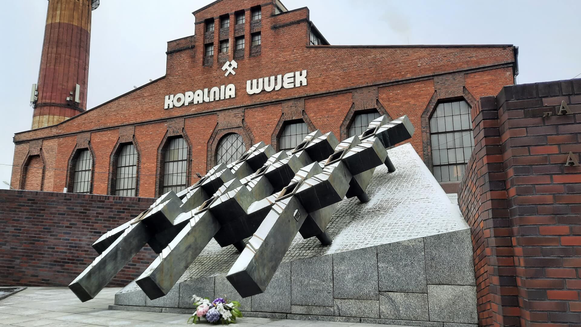 Pomnik zabitych górników pod KWK Wujek