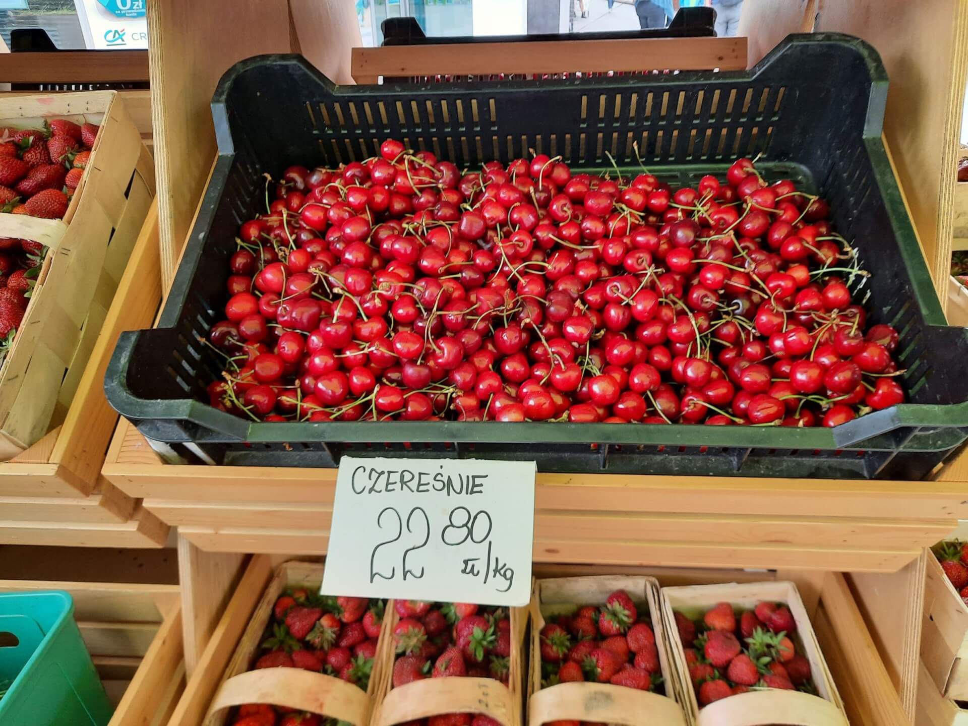 Ceny owoców i warzyw w aucie na Rynku w Katowicach