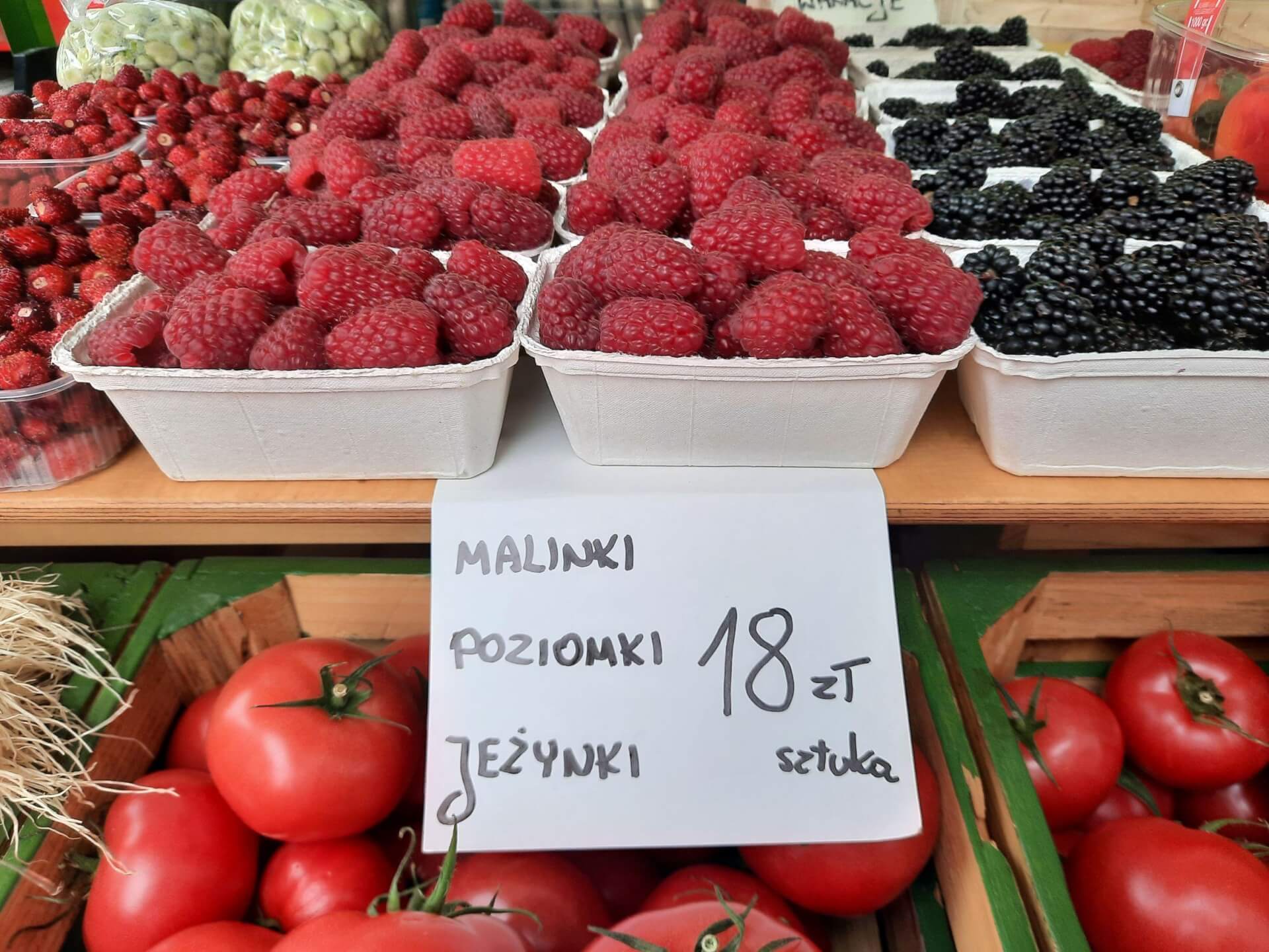 Ceny owoców i warzyw w aucie na Rynku w Katowicach