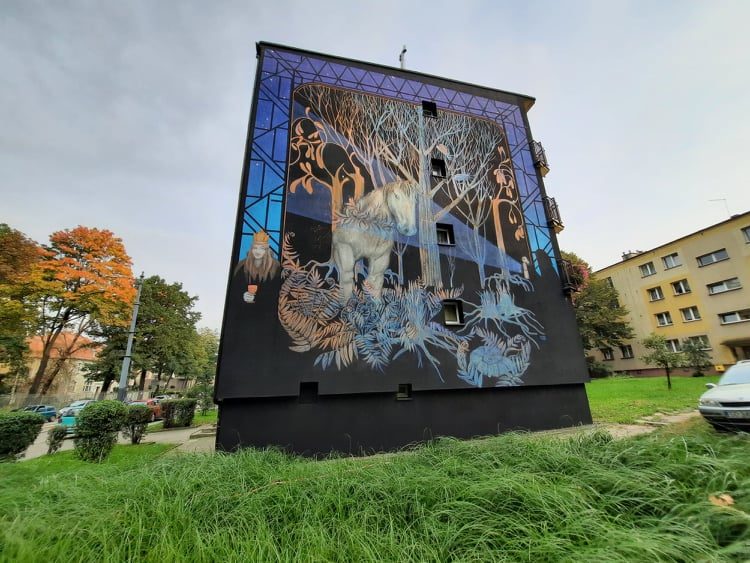 Mural autorstwa Mony Tusz w Katowicach przy ul. Gliwickiej