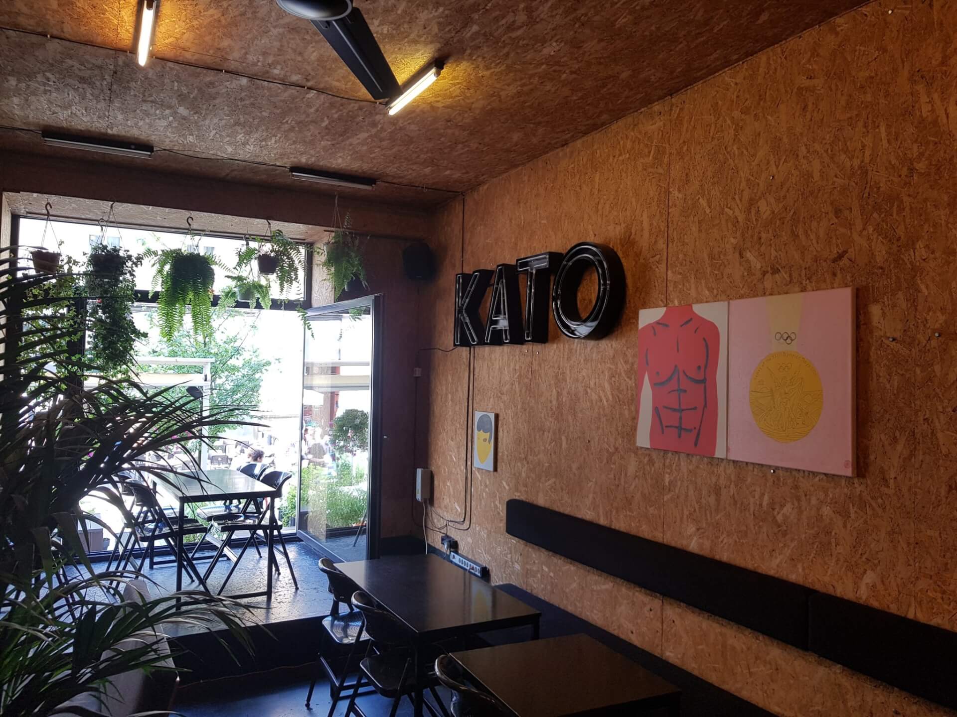 KATO Pub