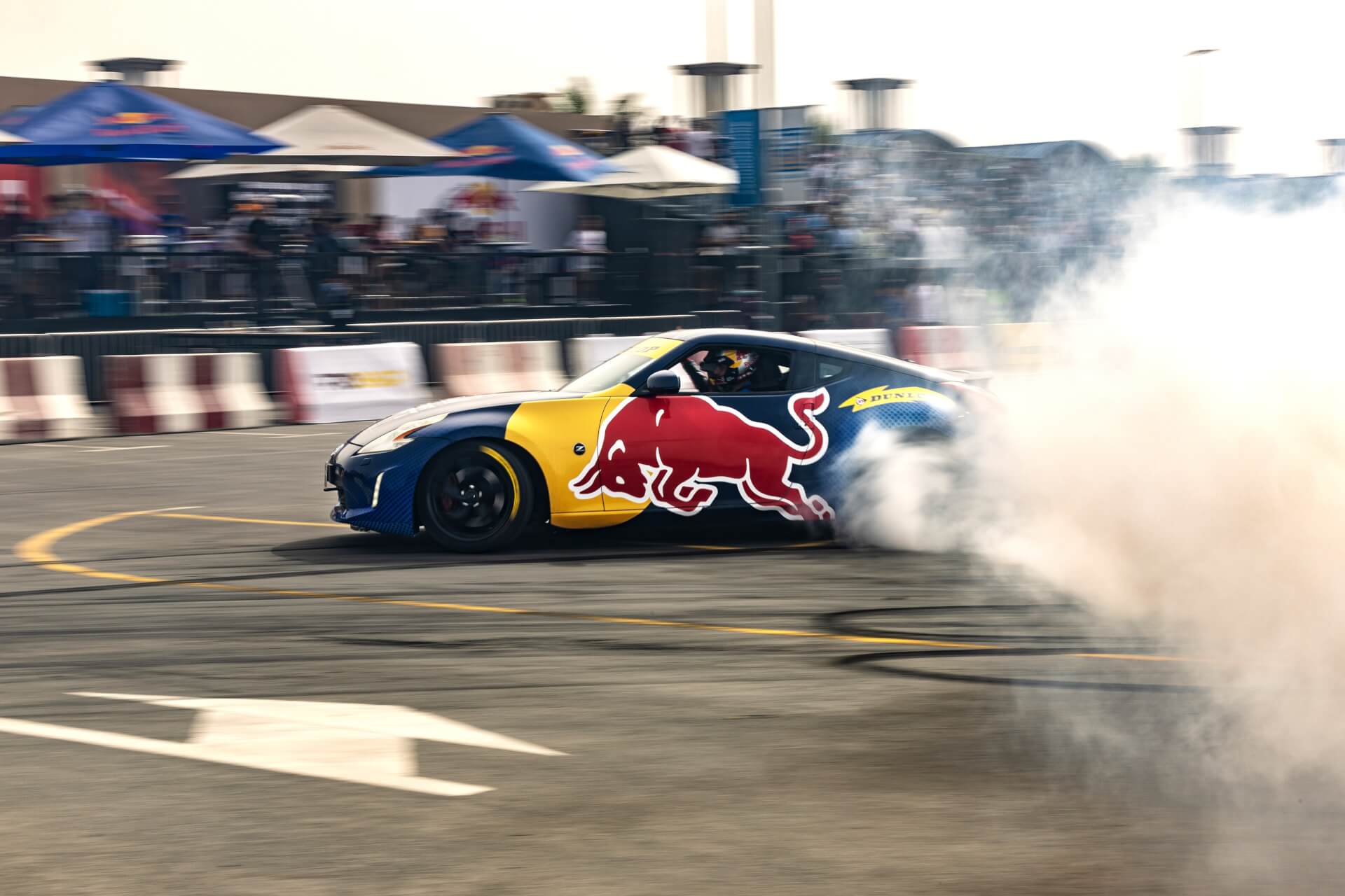 Abdo Feghali podczas Red Bull Car Park Drift w Dubaju