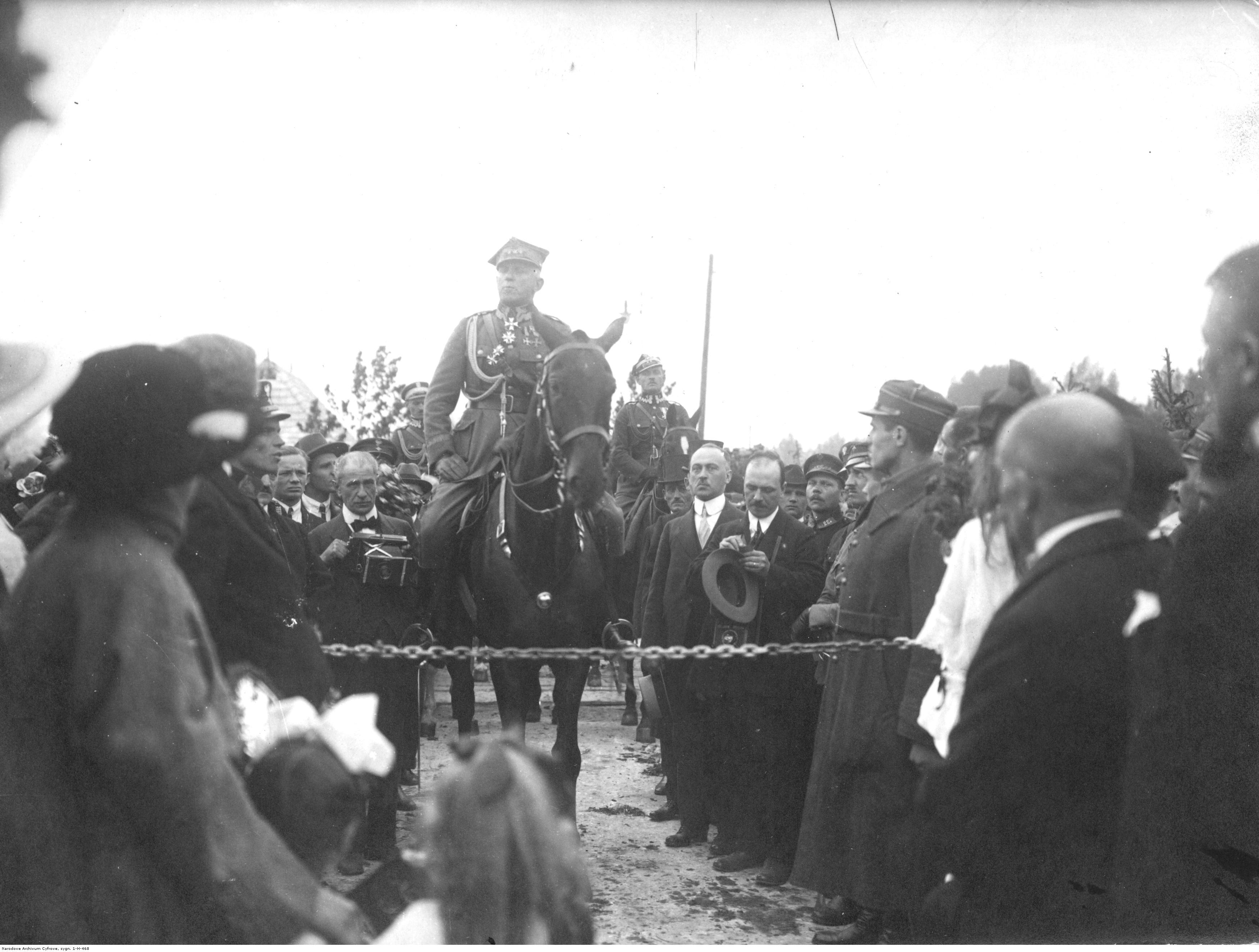 Generał Stanisław Szeptycki na moście w Szopienicach