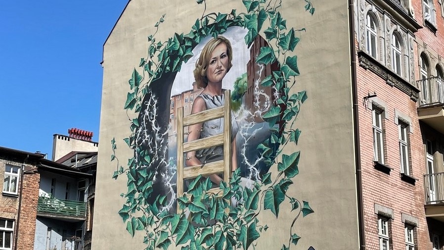 Krystyna Bochenek - mural przy Wojewódzkiej