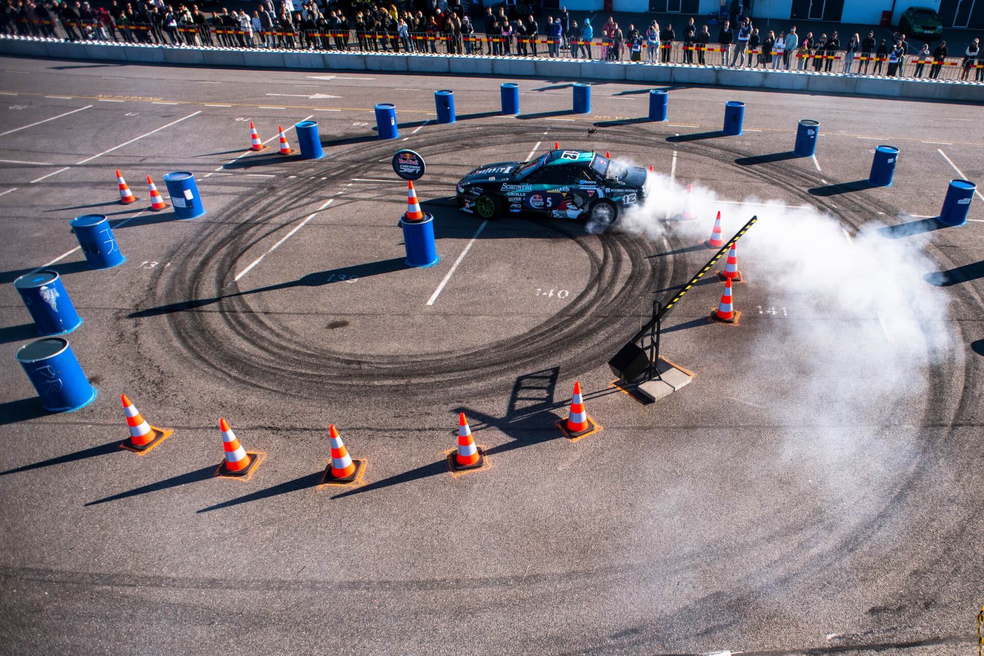 Michael Reiljan podczas Red Bull Car Park Drift w Estonii