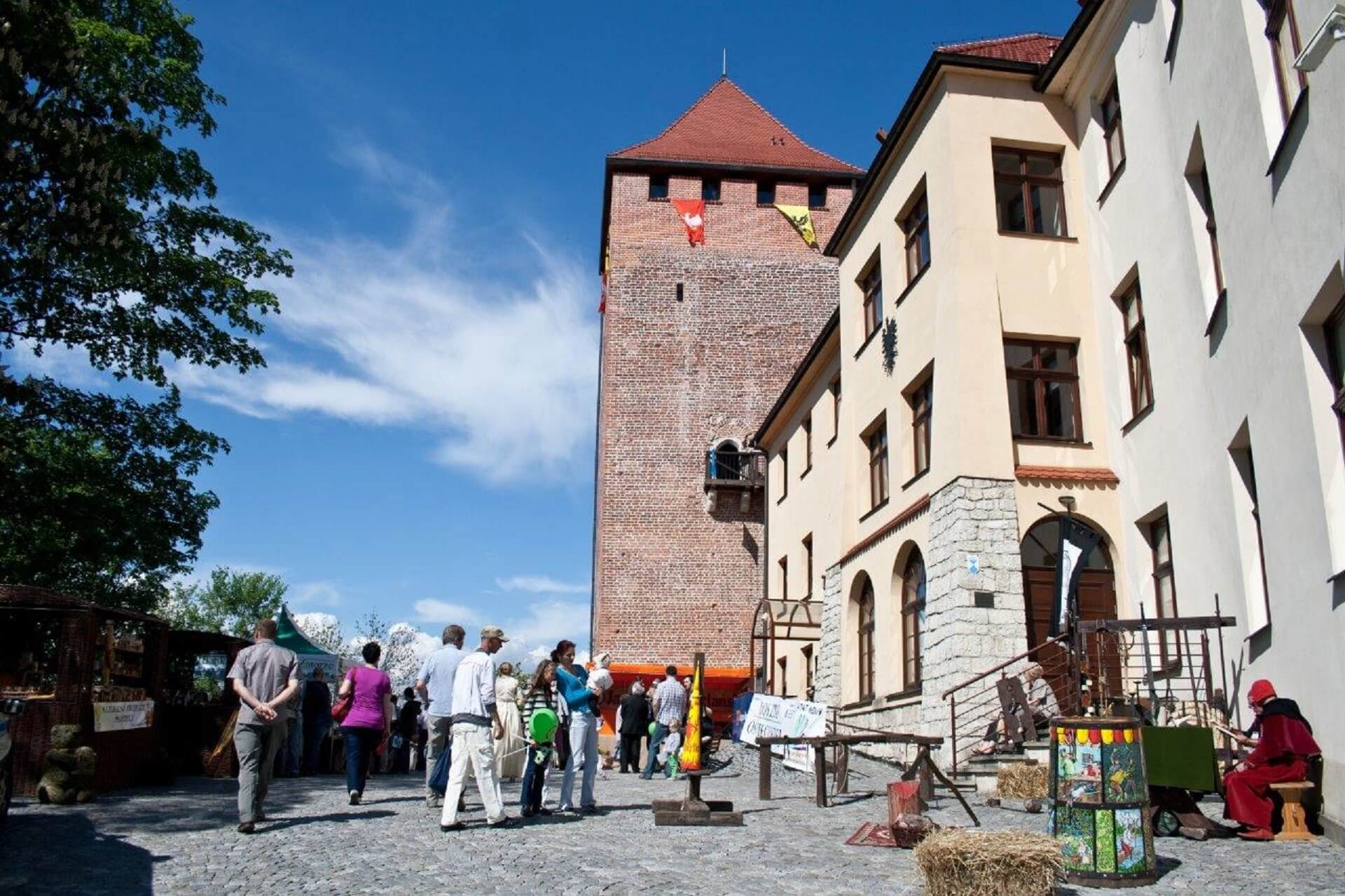 Oświęcim zamek dziedziniec