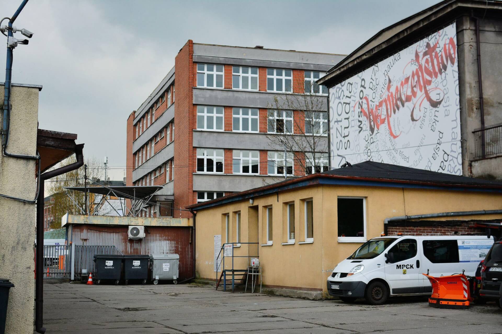 Ogłoszenie przetargu na remont Zakładu Oczyszczania MPGK na Bankowej 1