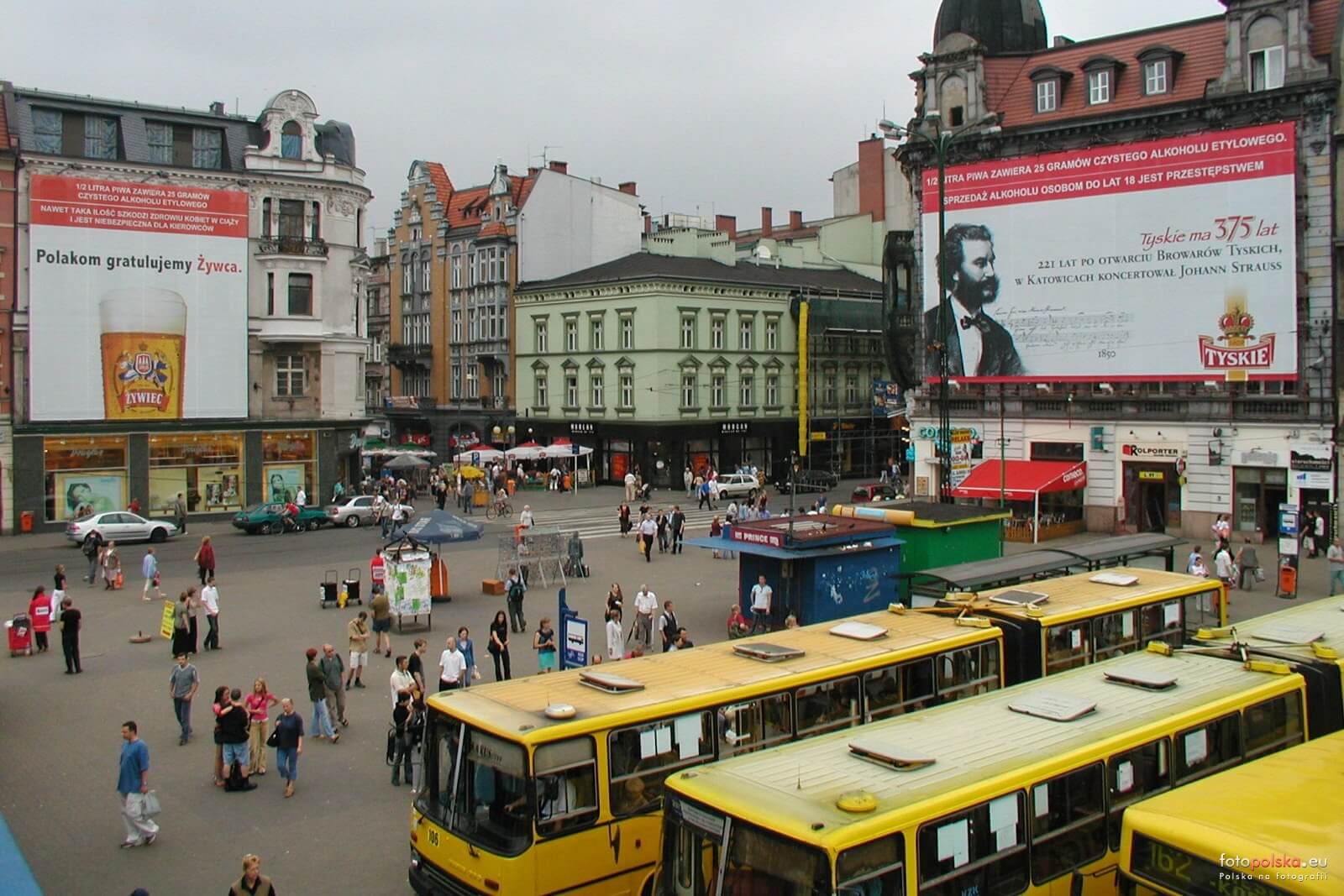 Plac Szewczyka widok z estakady W tle po prawej pozostalość dawnej wschodniej pierzei Stawowej Fotopolska Eu