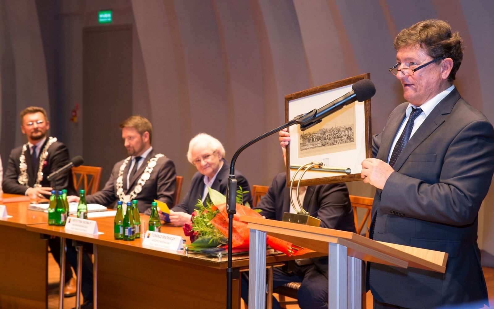 Prezes Radia Katowice Piotr Ornowski podziękował za przyznany Radiu tytuł fot Sławomir Rybok