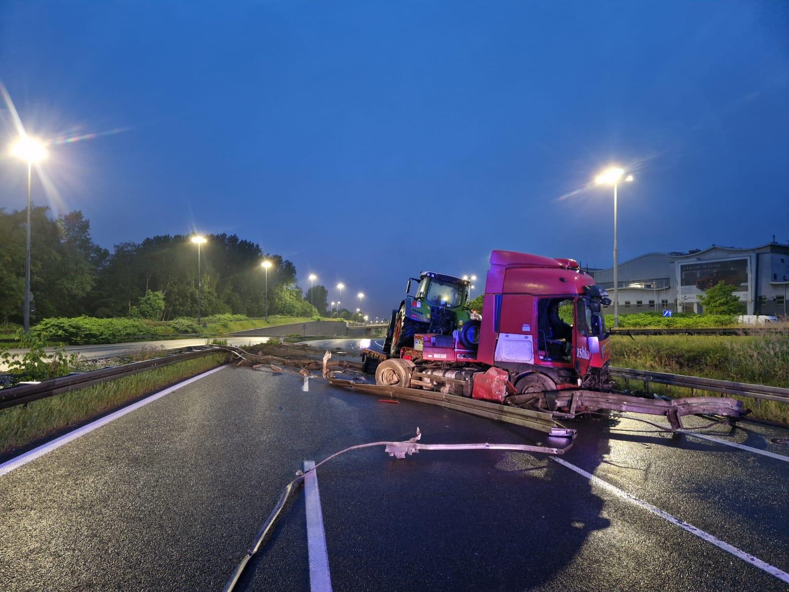 Samochód ciężarowy wypadek A4