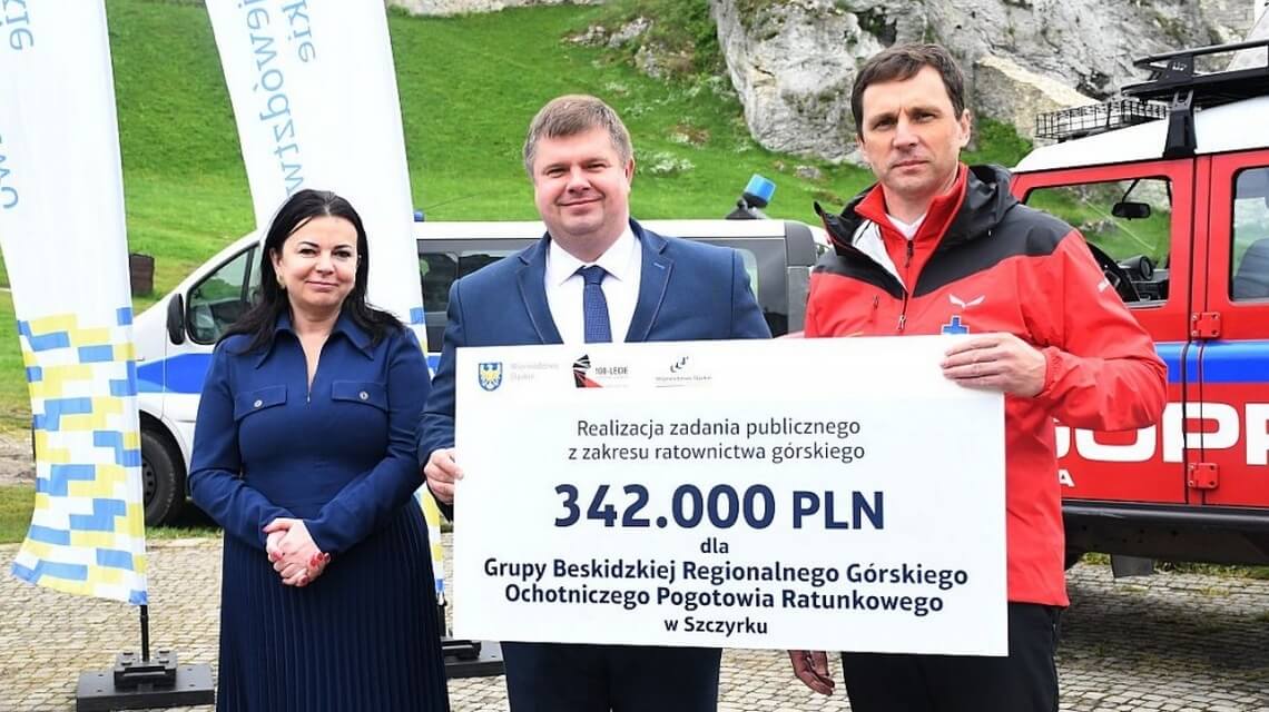 Zarząd Województwa przekazał 840 tys zł dla ratowników WOPR i GOPR