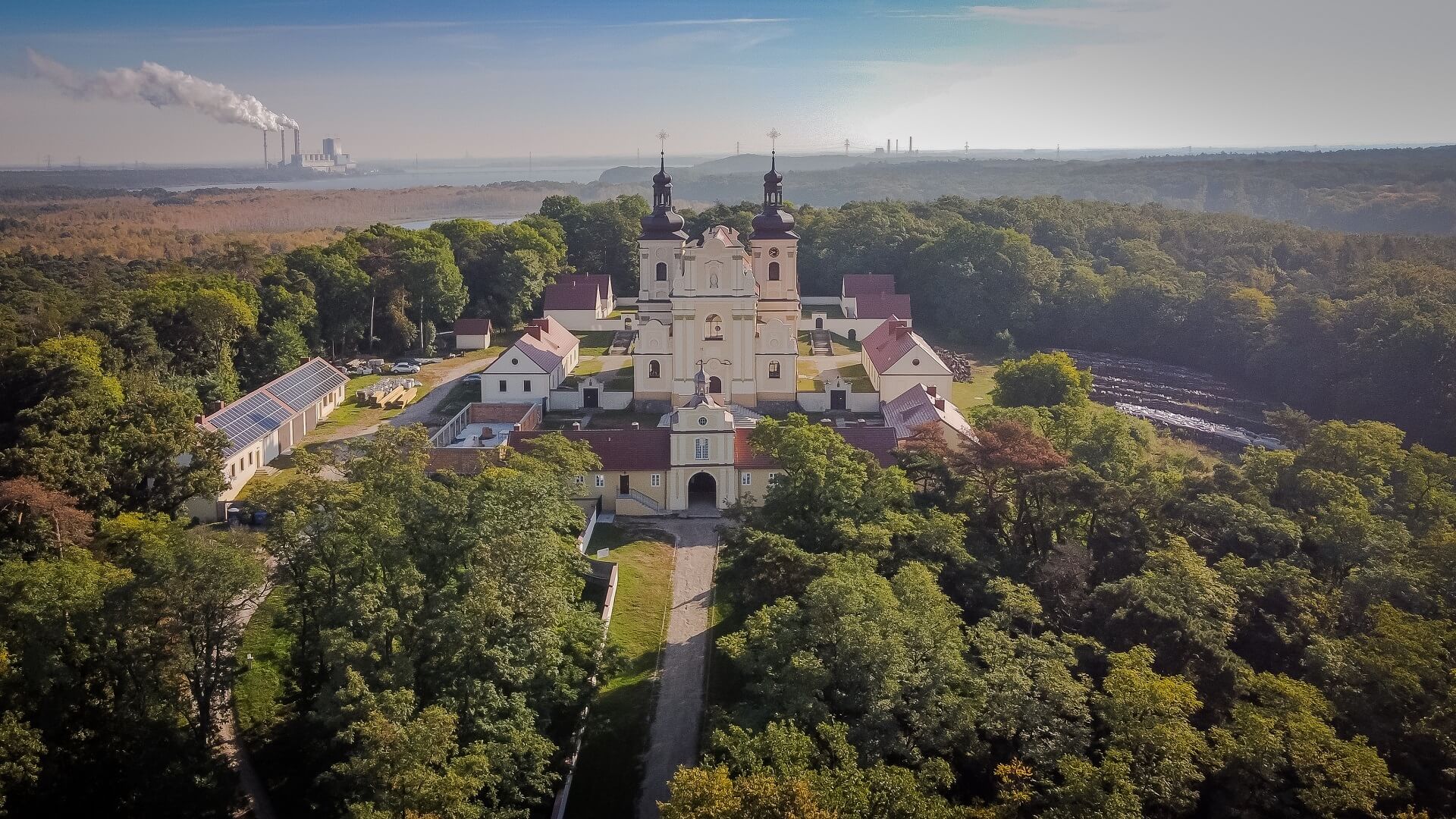 Zdjęcie główne Klasztor Bieniszew