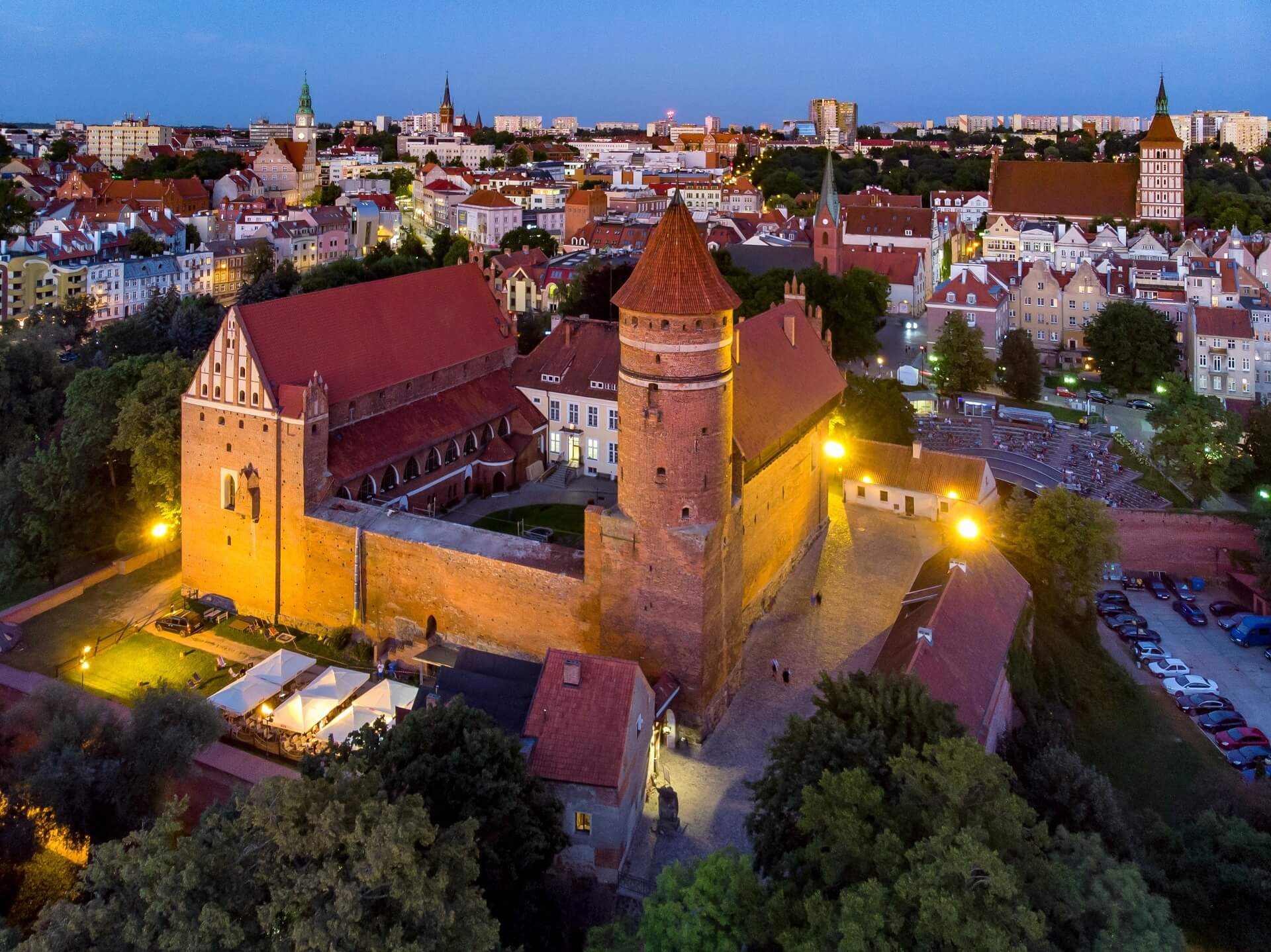 Zdjęcie główne Olsztynski zamek fot worldisbeautifuleu