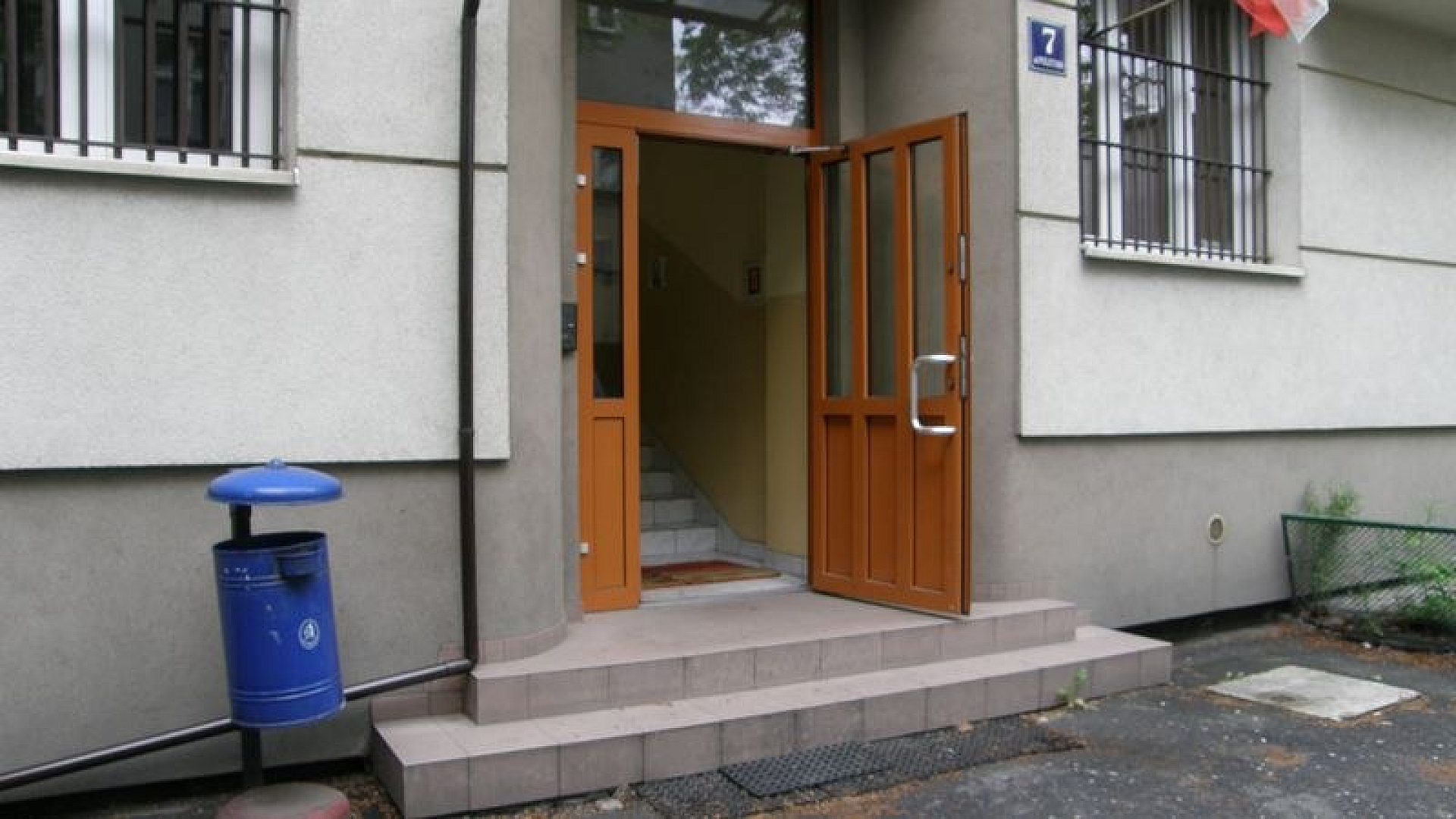 Ukradl koledze z pracy karty bankomatowe Ukradl koledze z pracy karty bankomatowe