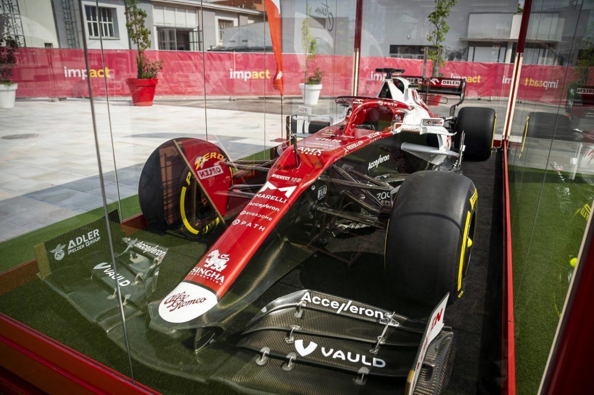 Alfa Romeo F1 Team Orlen jpg Alfa Romeo F1 Team Orlen jpg