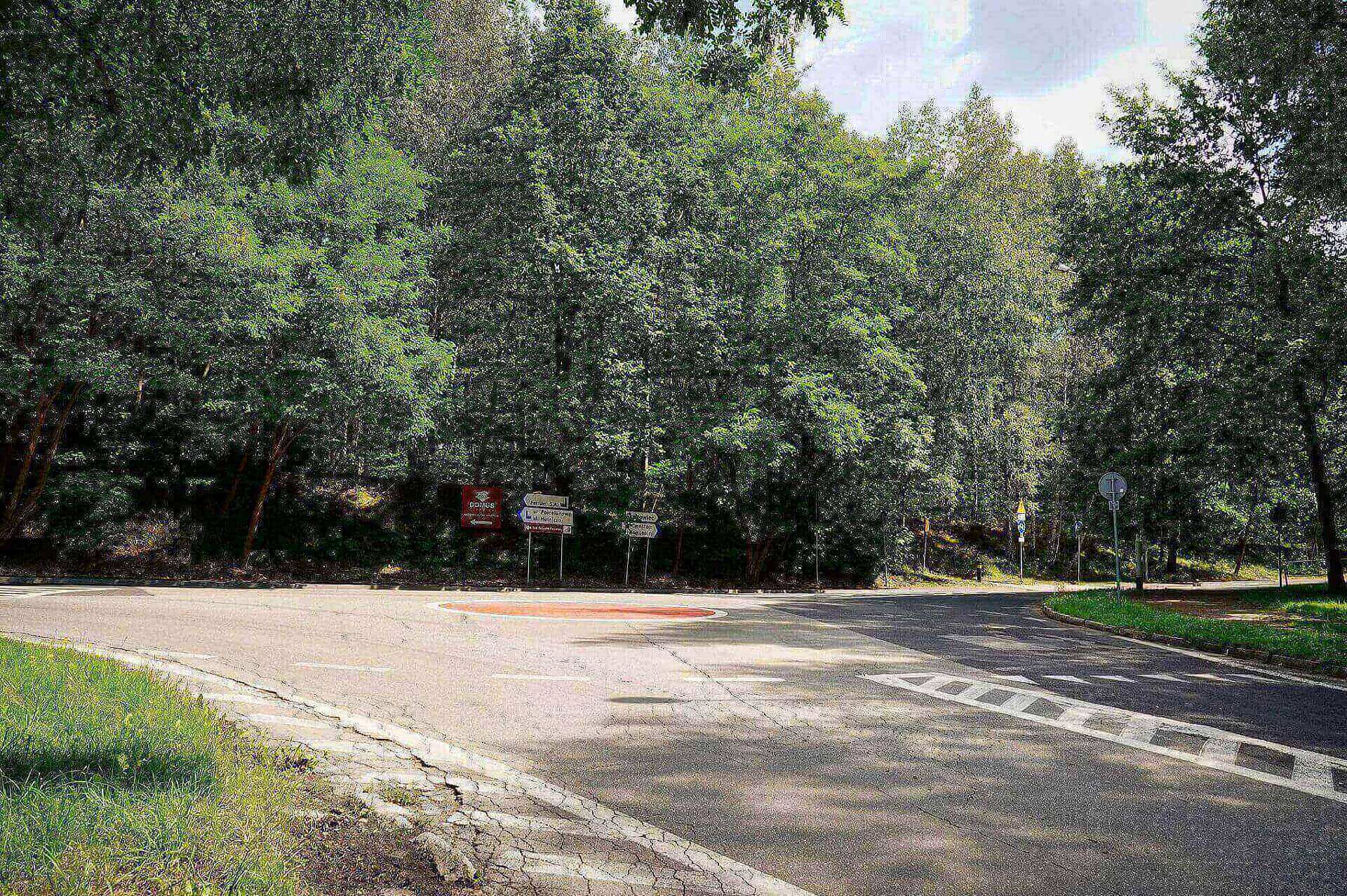 Rondo w okolicy Doliny Trzech Stawów Rondo w okolicy Doliny Trzech Stawów