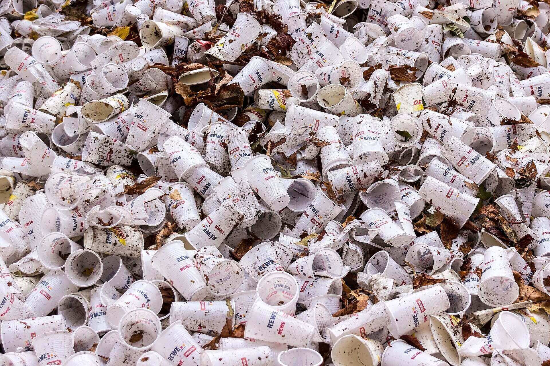 Plastikowe kubki Plastikowe kubki