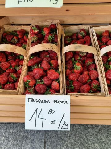 Ceny owoców i warzyw w aucie na Rynku w Katowicach Ceny owoców i warzyw w aucie na Rynku w Katowicach