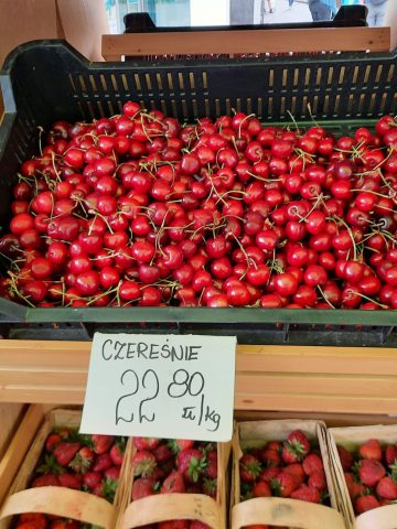 Ceny owoców i warzyw w aucie na Rynku w Katowicach Ceny owoców i warzyw w aucie na Rynku w Katowicach