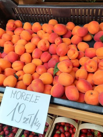 Ceny owoców i warzyw w aucie na Rynku w Katowicach Ceny owoców i warzyw w aucie na Rynku w Katowicach