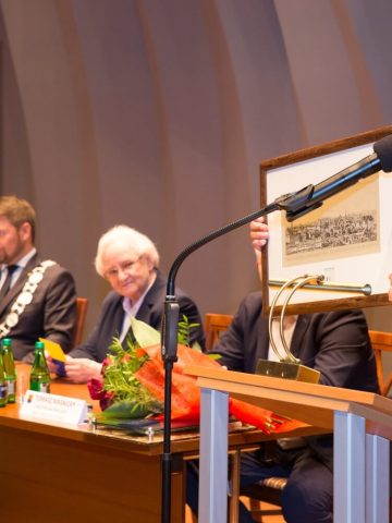 Prezes Radia Katowice Piotr Ornowski podziękował za przyznany Radiu tytuł fot Sławomir Rybok Prezes Radia Katowice Piotr Ornowski podziękował za przyznany Radiu tytuł fot Sławomir Rybok