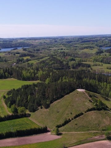 Magiczna Suwalszczyzna, kraina uformowana przez lodowiec. To w Suwałkach warto spędzić rekordowo długą Majówkę 2023 Magiczna Suwalszczyzna, kraina uformowana przez lodowiec. To w Suwałkach warto spędzić rekordowo długą Majówkę 2023