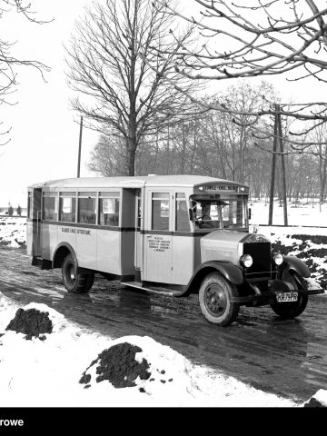 Autobus kursujący na trasie Katowice-Królewska Huta Autobus kursujący na trasie Katowice-Królewska Huta