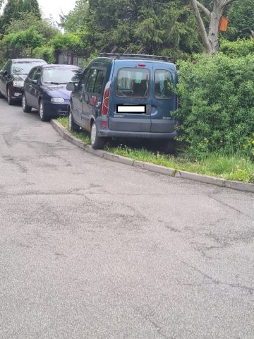 Źle parkujący kierowcy to plaga w Katowicach Źle parkujący kierowcy to plaga w Katowicach