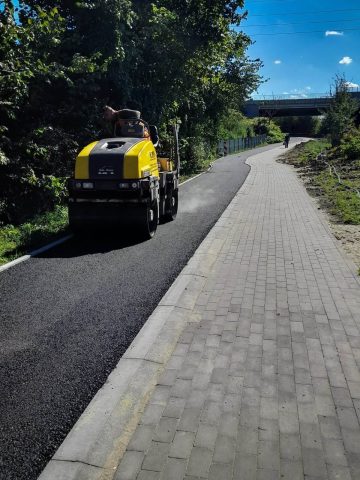 Asfaltowanie drogi dla rowerów w rejonie Hallera katowice Asfaltowanie drogi dla rowerów w rejonie Hallera katowice