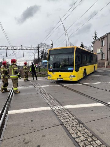 Autobus przejazd kolejowy katowice 2 Autobus przejazd kolejowy katowice 2