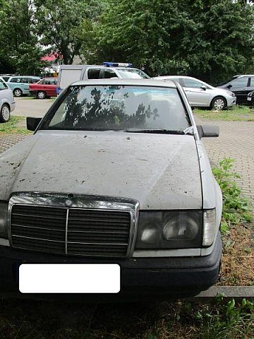 Nie ma jazdy... bez gwiazdy. Wrak Mercedesa Nie ma jazdy... bez gwiazdy. Wrak Mercedesa