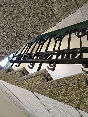 Klatka schodowa kamienica przy Gliwickiej Klatka schodowa kamienica przy Gliwickiej