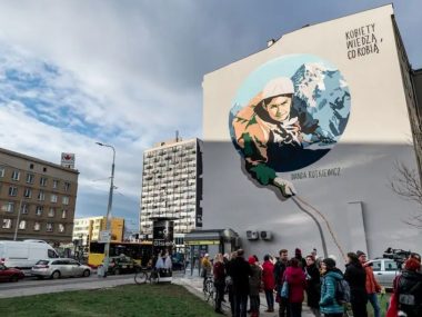 W Katowicach pokażą, co kryło archiwum słynnej himalaistki Mural Wandy Rutkiewicz Wrocław