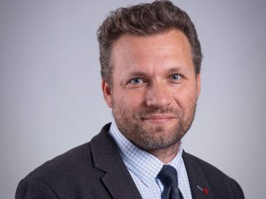 Młodzi wolą stąd wyjechać. W innych miastach zarobią więcej Prof. Rafał Muster