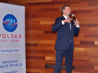 "To IV rozbiór Polski". Prezydent Siemianowic idzie do Sejmu Rafał Piech ten od Maryi wystartuje do Sejmu spod Tatr Pod Śpiącym Rycerzem chce walczyć o nową Polskę