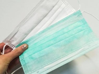 Raport koronawirus na 5 stycznia. W Katowicach 78 nowych przypadków Maseczki dwa