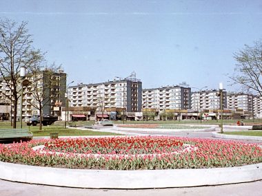 W Katowicach niebieskie bloki były już żółte, a teraz szare Niebieskie bloki katowice jurand jarecki 24