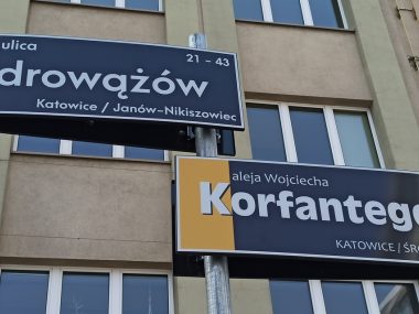 Katowice zaprezentowały System Informacji Miejskiej na Placu Kwiatowym. Mieszkańcy wybierają Tabliczki katowice