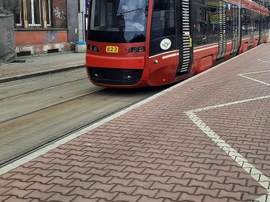 35 nowych tramwajów niskopodłogowych trafi na Śląsk Tramwaje