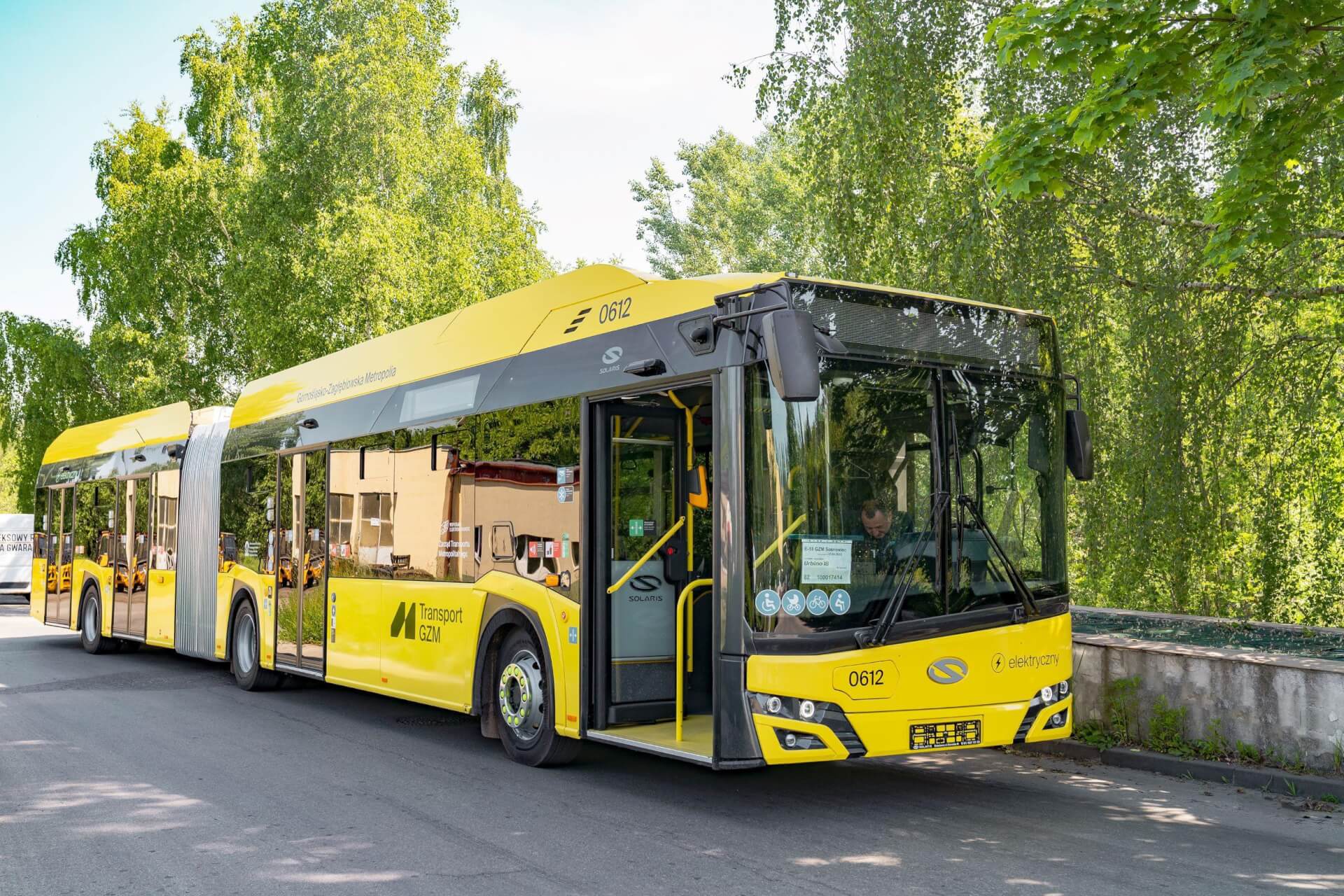 Autobus elektryk metropolia 04