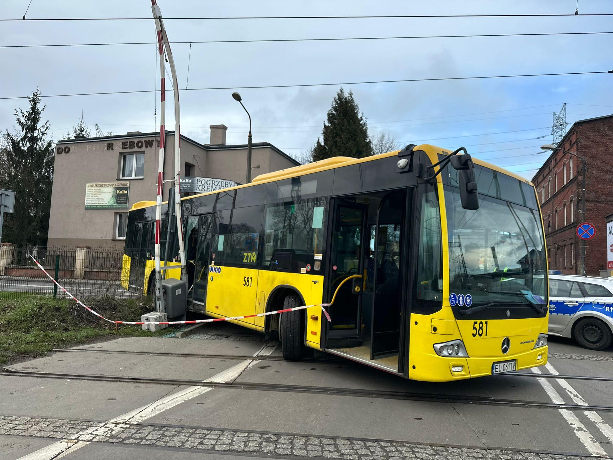 Autobus przejazd kolejowy katowice 1