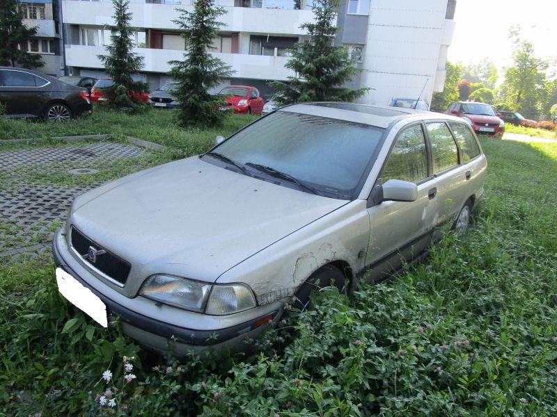 Wrośnięte Volvo