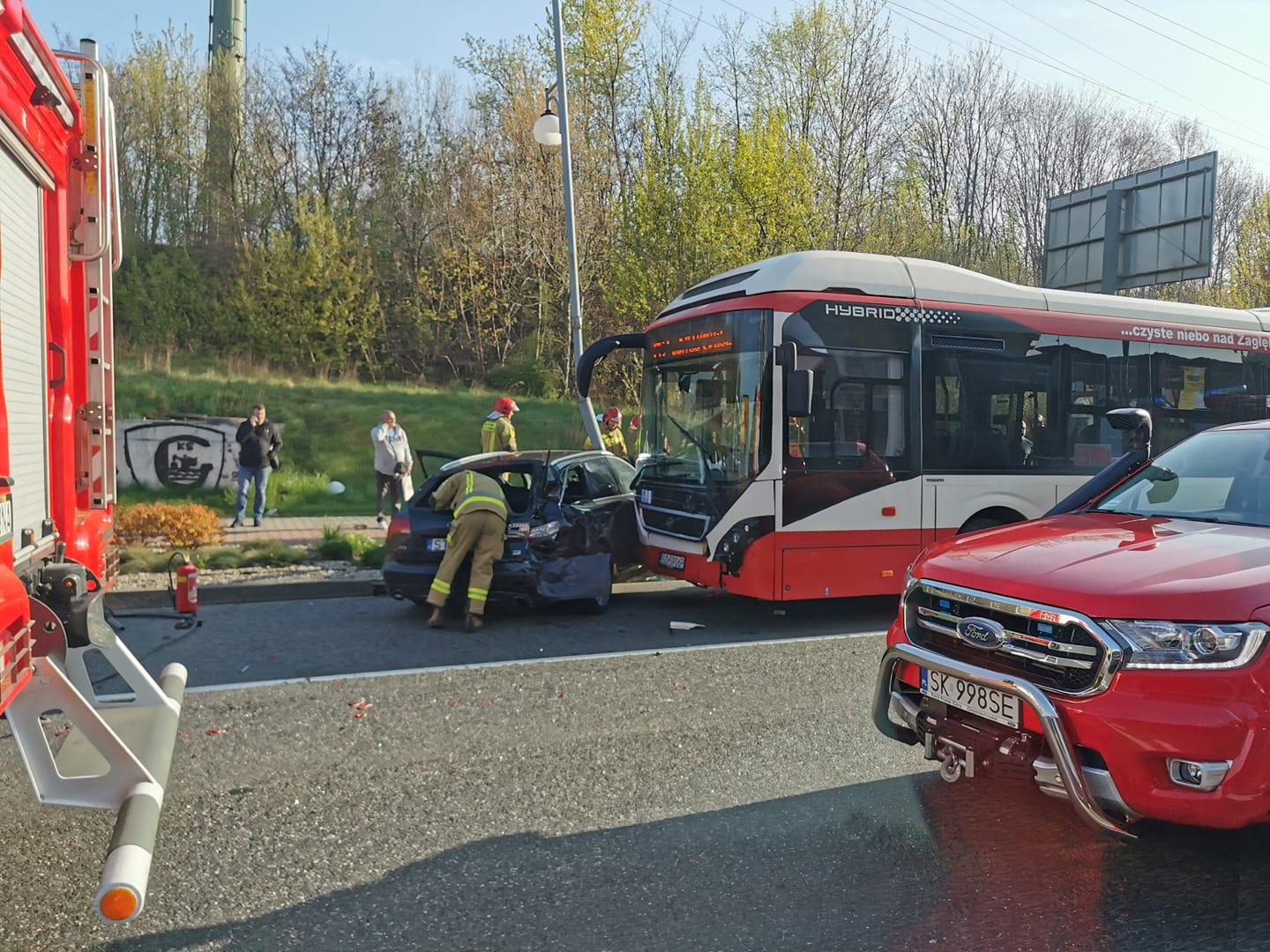 Wypadek na al. Roździeńskiego Katowice 27 kwietnia 2022