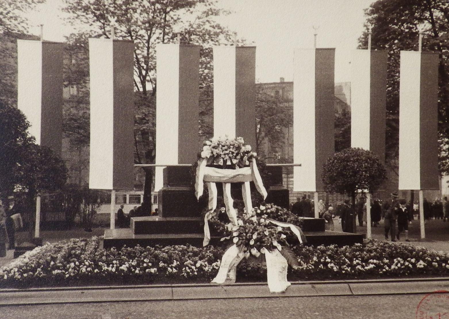 Płyta Powstańców na placu Wolności