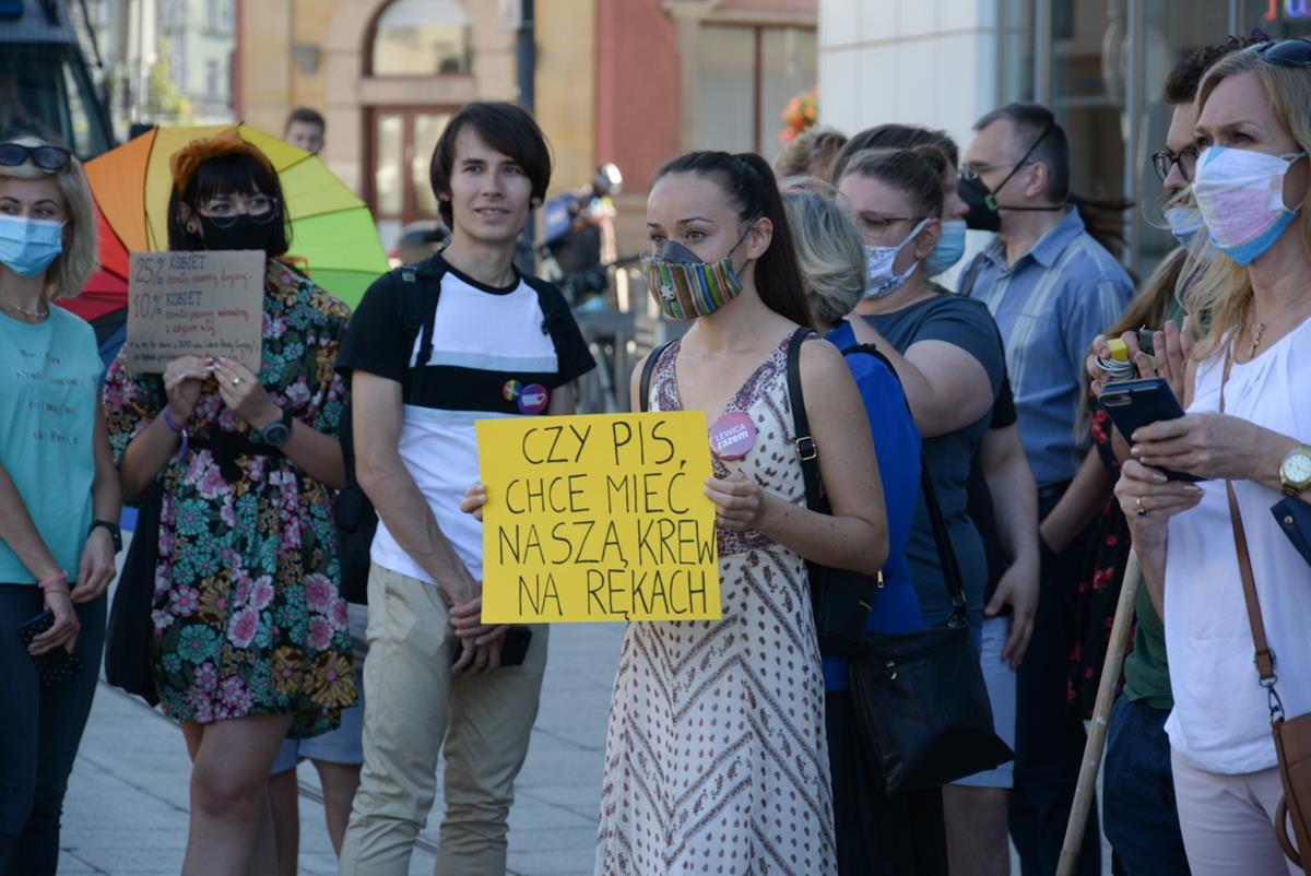 Protest f