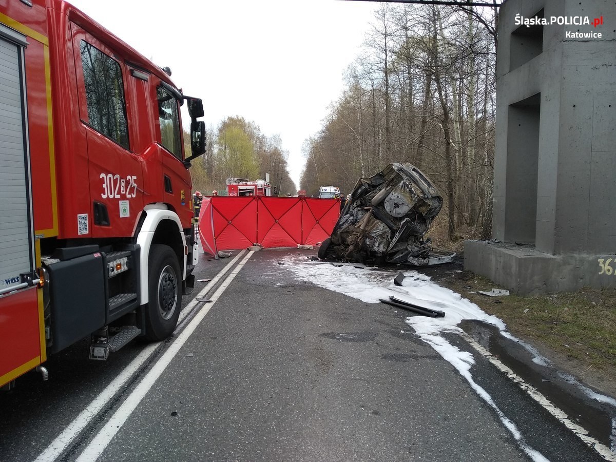 Wypadek pożar samochód Katowice Trzy Garby5